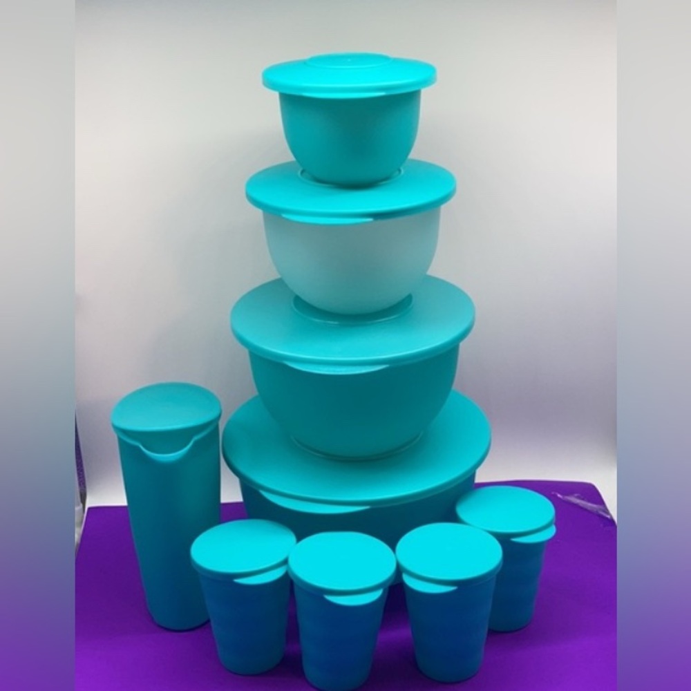 New Tupperware Impressions Classic Bowl (4)
& 1 Jug Tumblers (4)